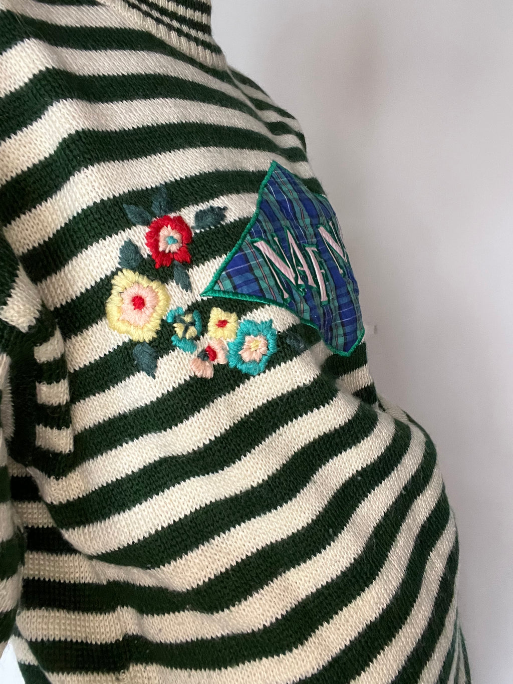 Green striped pullover with flowers 50% wool